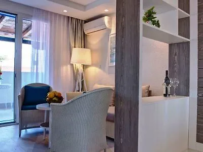 Aleksandar Rafailovici Hotel 4*